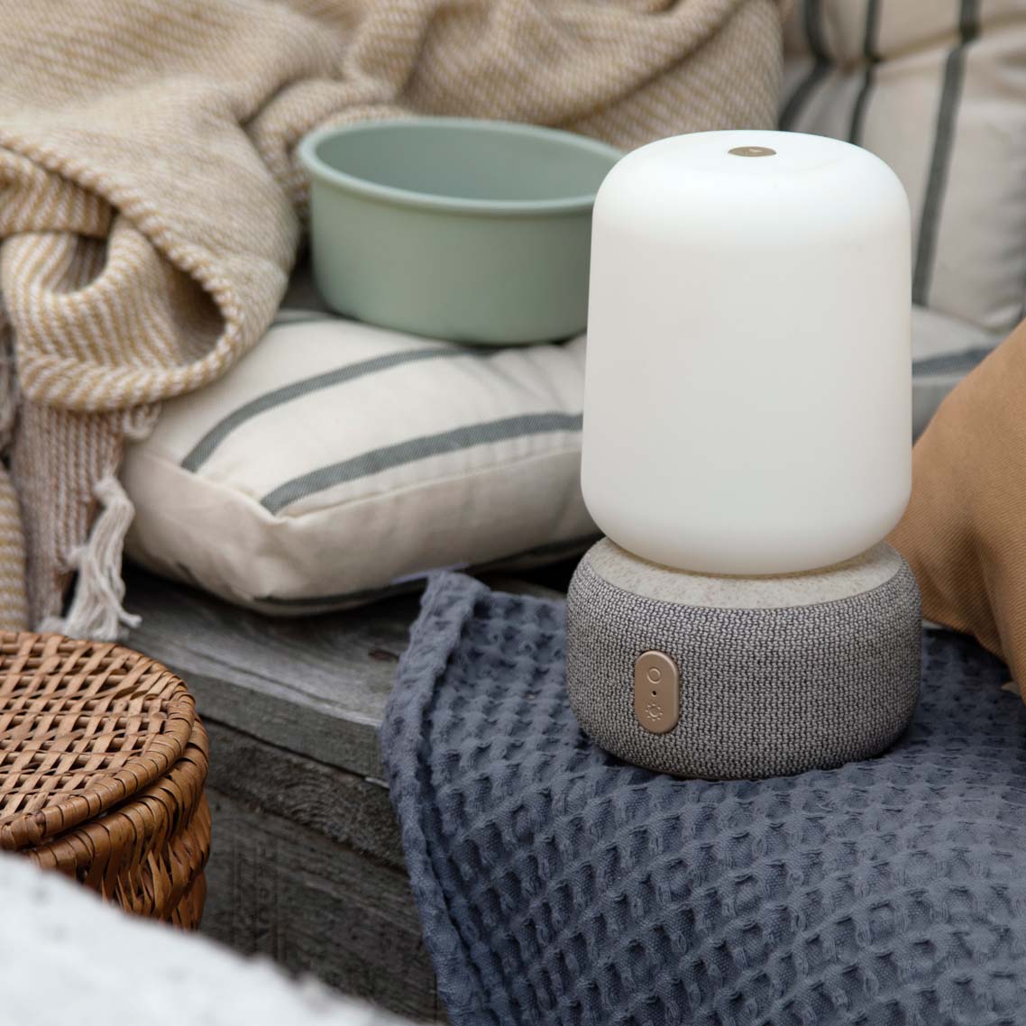 KREAFUNK - aLOOMI Multi-Function Lantern Speaker