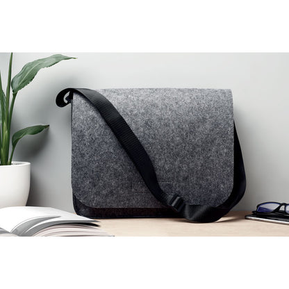 BAGLO - RPET felt laptop bag